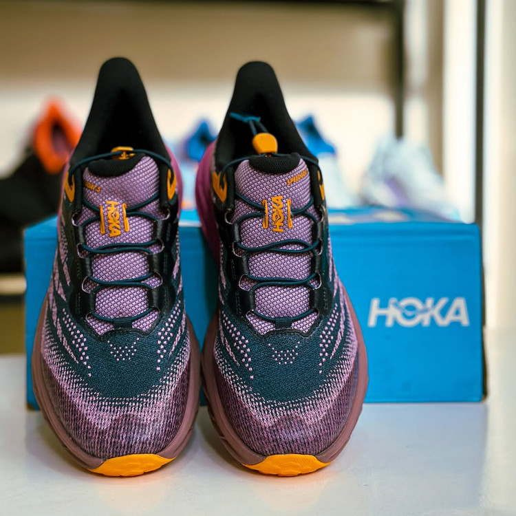 کفش تریل رانینگ ضدآب HOKA Speedgoat 5 GTX اورجینال – چسبندگی قوی، سبک، حرفهای و چهارفصل
