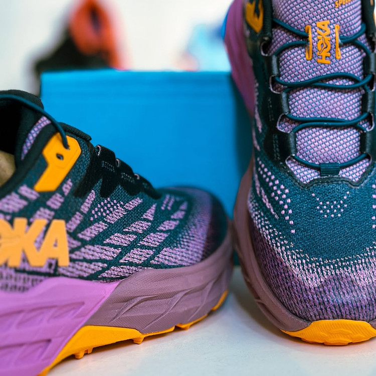 کفش تریل رانینگ ضدآب HOKA Speedgoat 5 GTX اورجینال – چسبندگی قوی، سبک، حرفهای و چهارفصل