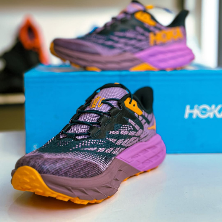 کفش تریل رانینگ ضدآب HOKA Speedgoat 5 GTX اورجینال – چسبندگی قوی، سبک، حرفهای و چهارفصل