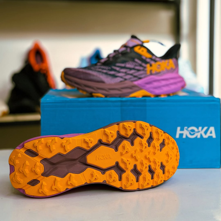 کفش تریل رانینگ ضدآب HOKA Speedgoat 5 GTX اورجینال – چسبندگی قوی، سبک، حرفهای و چهارفصل