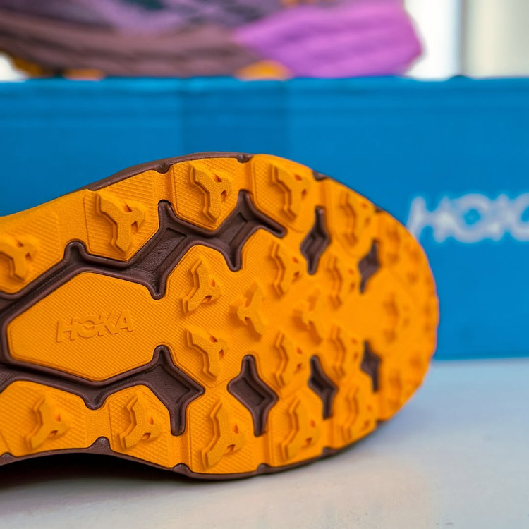 کفش تریل رانینگ ضدآب HOKA Speedgoat 5 GTX اورجینال – چسبندگی قوی، سبک، حرفهای و چهارفصل