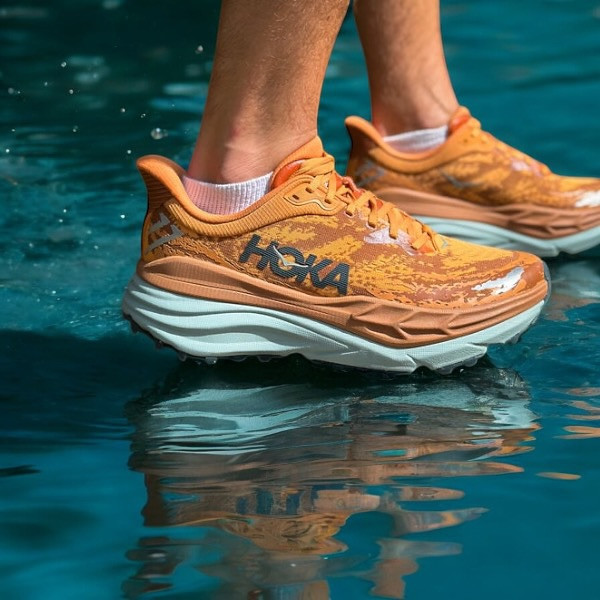 کفش طبیعتگردی و شهری HOKA Stinson 7 اورجینال — بالشتک زیاد، پایداری عالی و مناسب هر مسیر